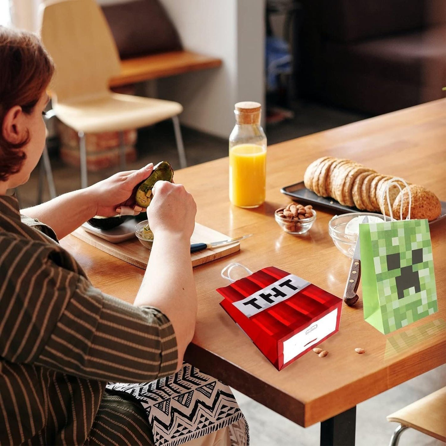 40pcs TNT Letter Pixel Themed Gift Bag