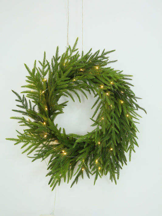 PINE WREATH WITH LED USB POWERED 61CM