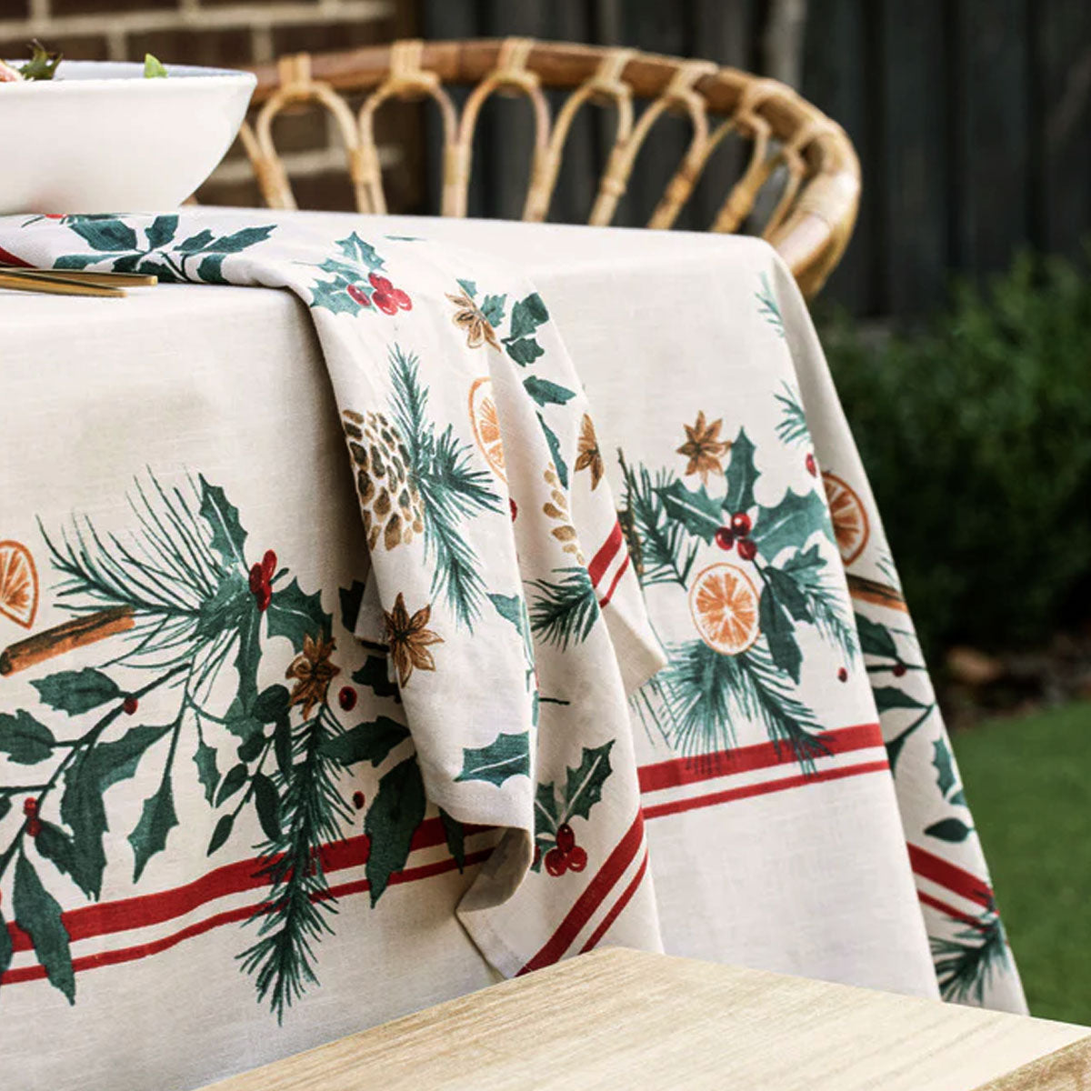 100% Cotton Evergreen Festive Christmas Holiday Tablecloth 150 x 230 cm