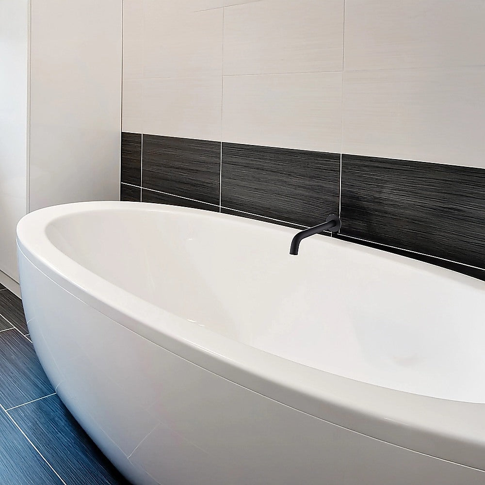 220mm Bath Spout in Matte Black Finish